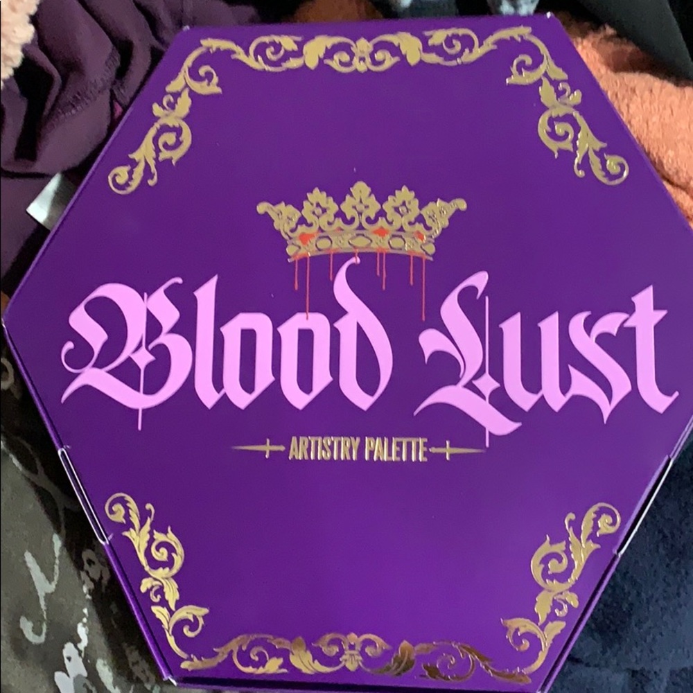 *CLOSING SOON* BLOODLUST ARTISTRY PALETTE